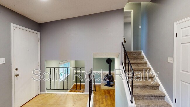 Building Photo - 4817 Ridenour Dr