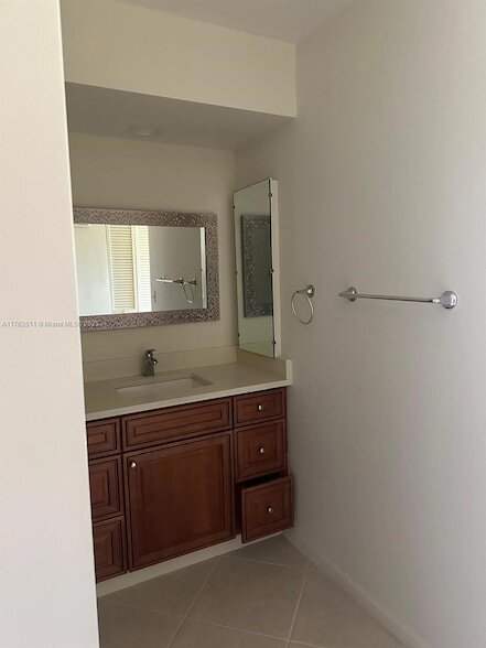Building Photo - 12524 Shoreline Dr