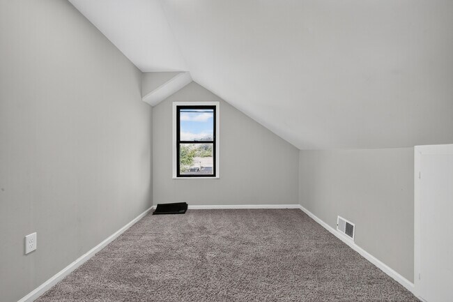 Building Photo - 7945 W 91st St