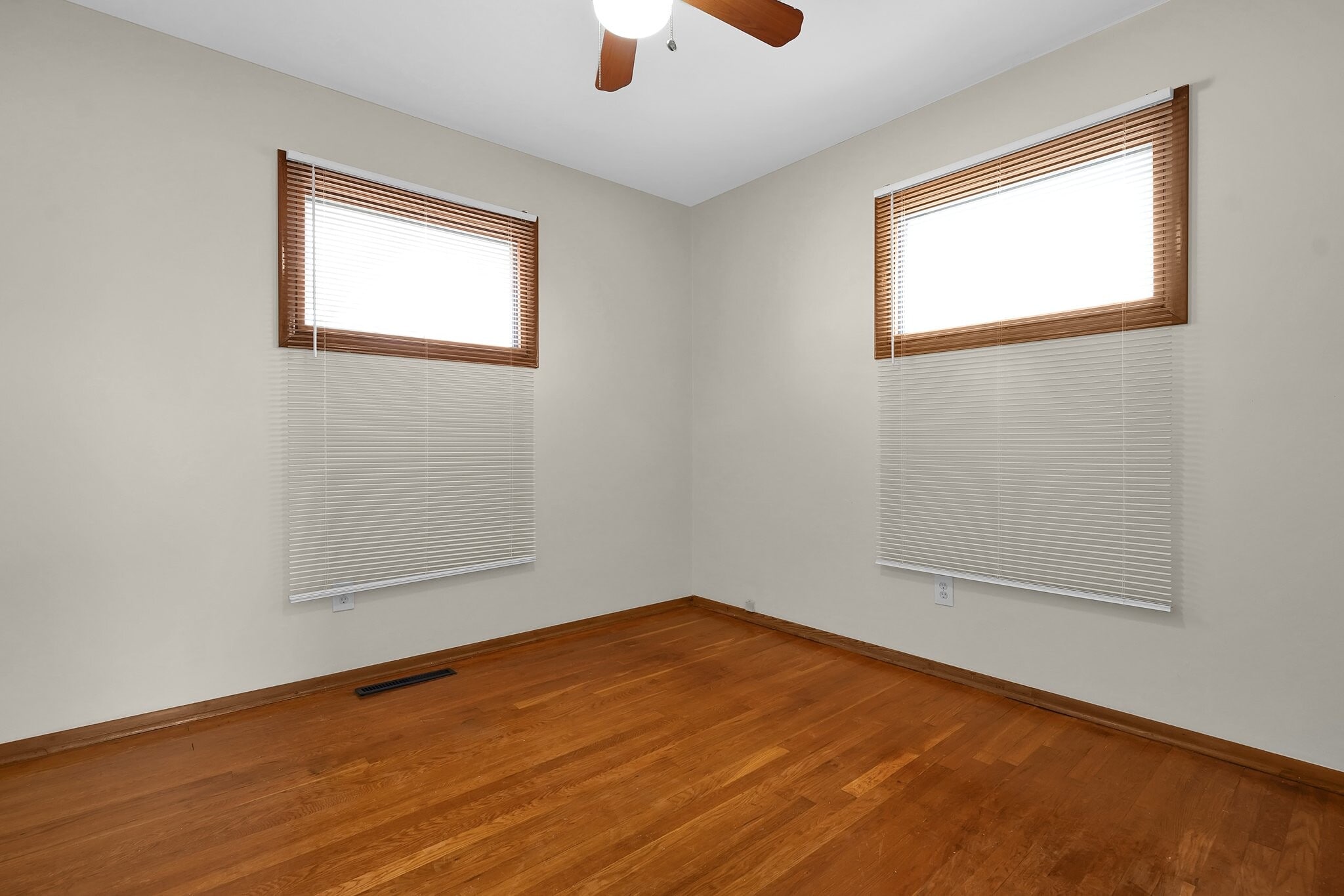 Building Photo - 995 Wiltshire Rd