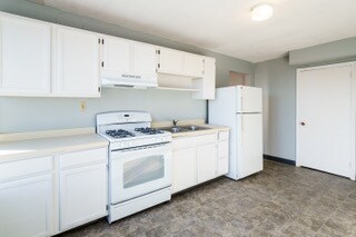 Building Photo - 614-626 W Lake St