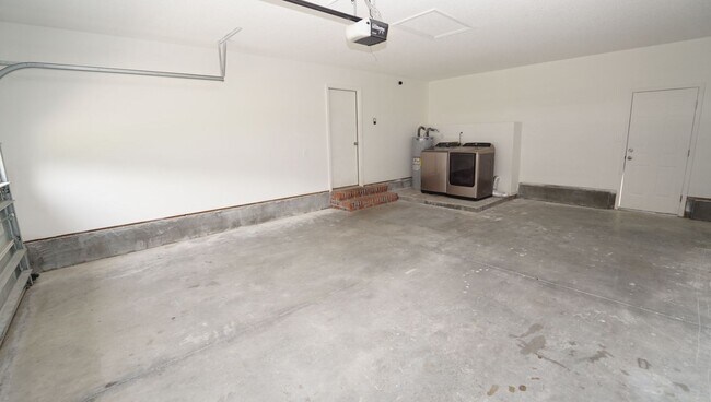 Building Photo - 116 Howell Dr