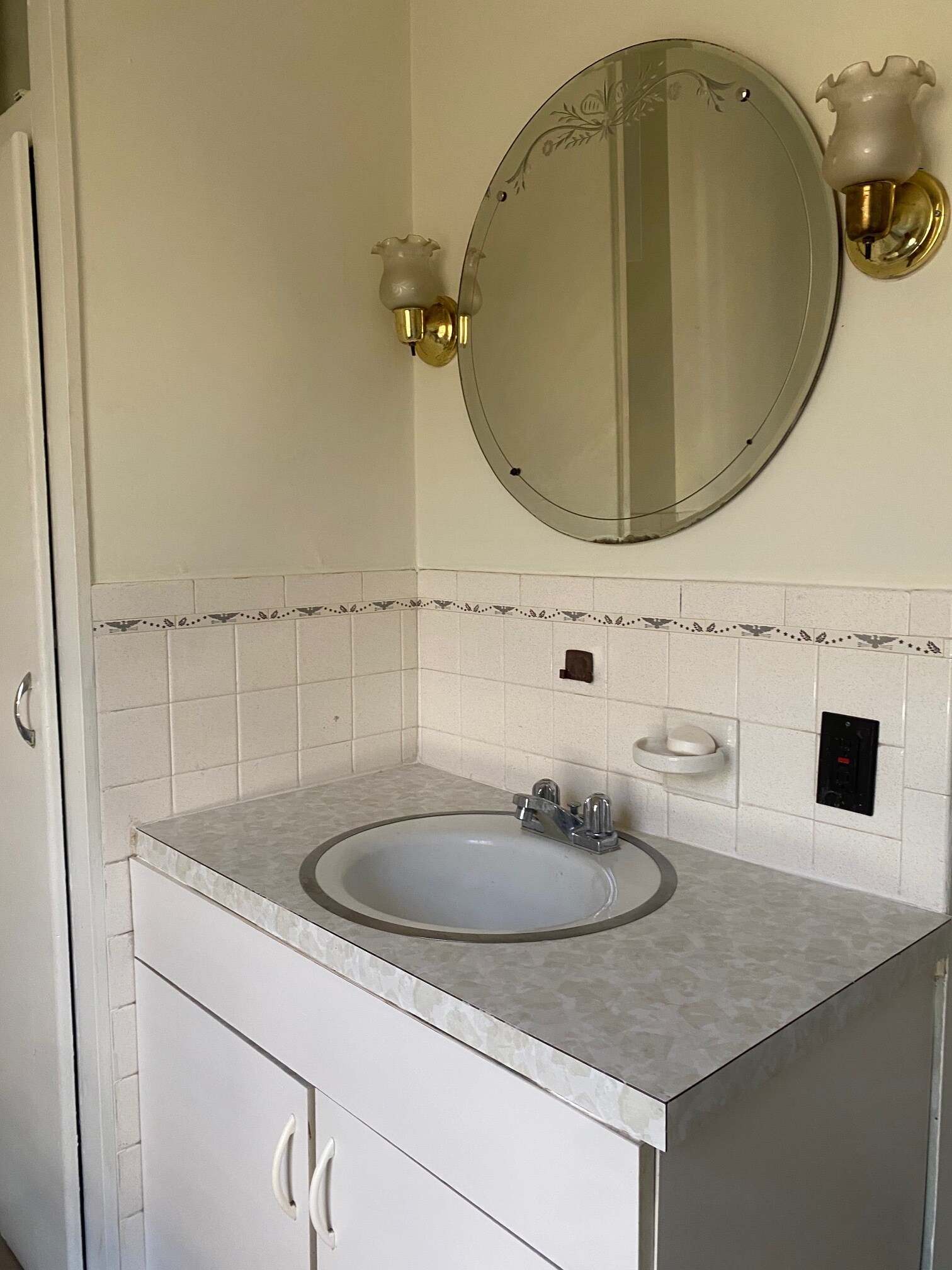 Building Photo - 48 Chestnut St