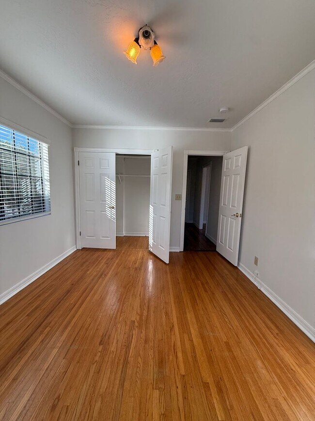 Building Photo - San Pedro 4 bedroom, 3 Bath Home with yard and Deck! Available NOW!