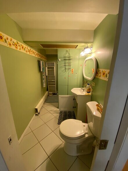 Building Photo - 6641 N Campbell Ave