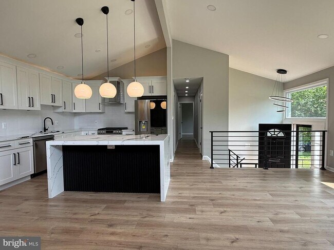 Building Photo - 5507 Kings Park Dr