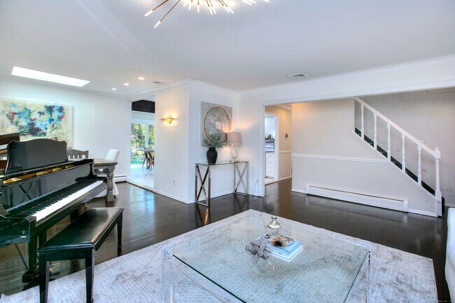 Building Photo - 19 Woodchuck Ct