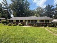 Building Photo - 247 Russell Rd