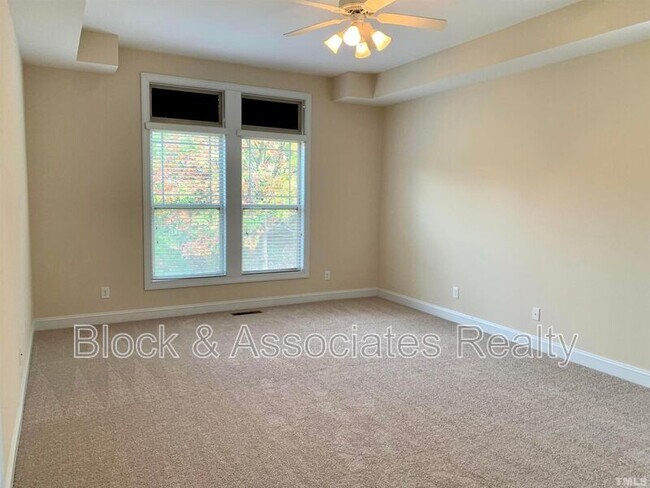 Building Photo - 706 Weavers Ridge Dr