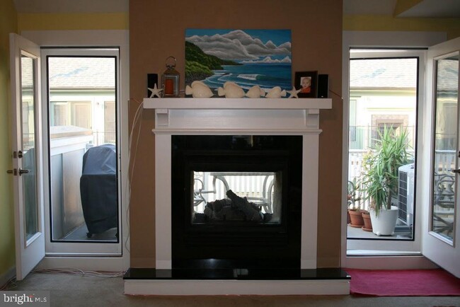 Building Photo - 2731 Linden Ln