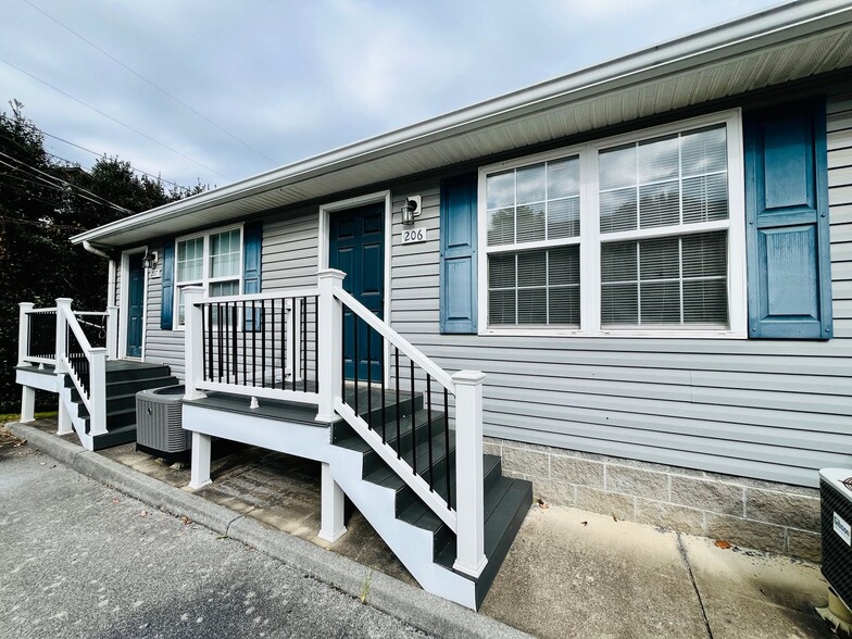 Interior Photo - Laurel Brook Community