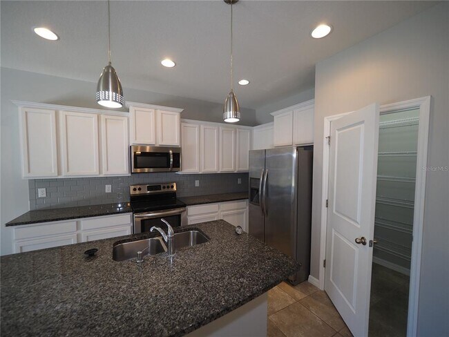 Building Photo - 2615 Midnight Pearl Dr