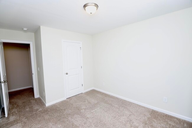 Building Photo - 17 Carriagebrook Cir