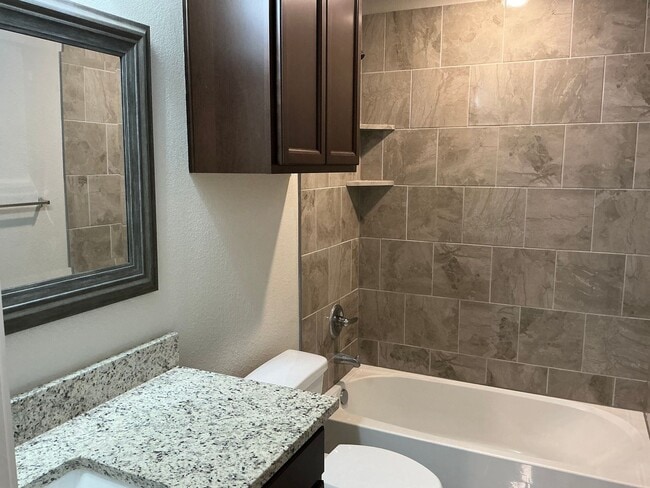 Building Photo - AVAILABLE NOW! 4-Bed 3-bath in Creek Meadows