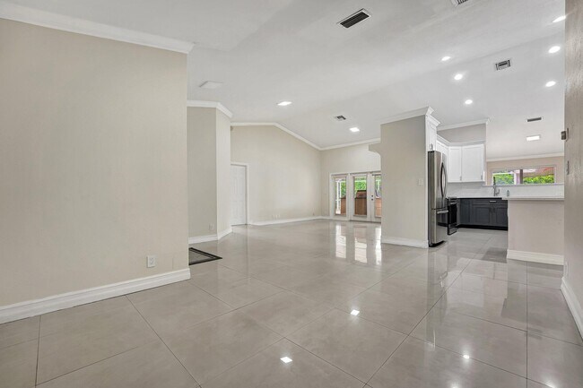 Building Photo - 10080 NW 53rd Ct