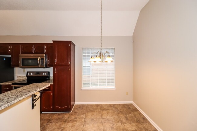 Building Photo - 5689 Kayla Dr