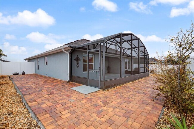 Building Photo - 1130 Sabine Ln