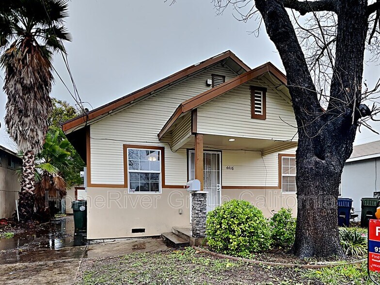 Building Photo - 4416 8th Ave