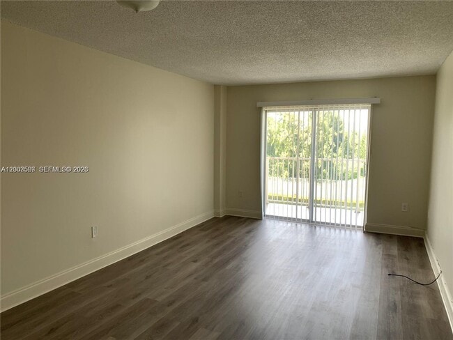 Building Photo - 16465 NE 22nd Ave