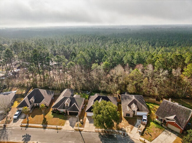 Building Photo - 10277 English Manor Dr