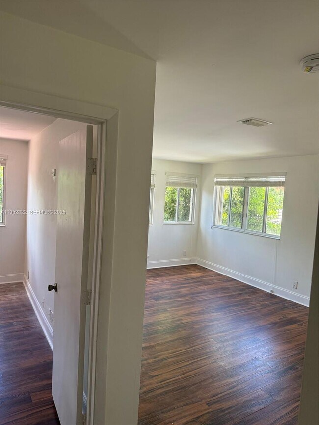 Building Photo - 1288 Camellia Cir