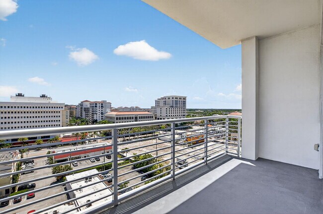 Building Photo - 155 E Boca Raton Rd