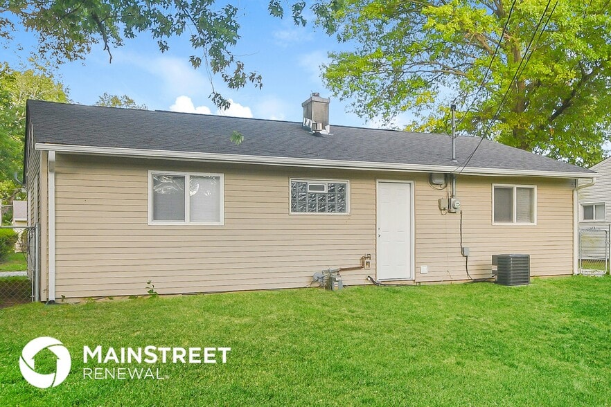 Building Photo - 4924 Leone Dr