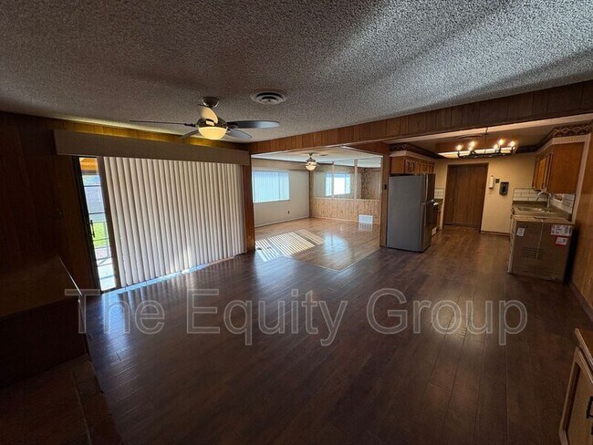 Building Photo - 1413 W Cambridge Ave