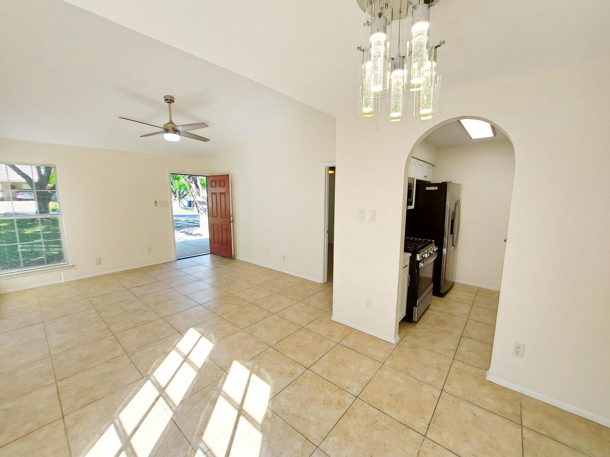 Building Photo - 111 Meteor Dr