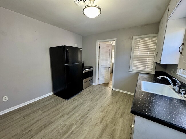 Building Photo - 307 Prairie St