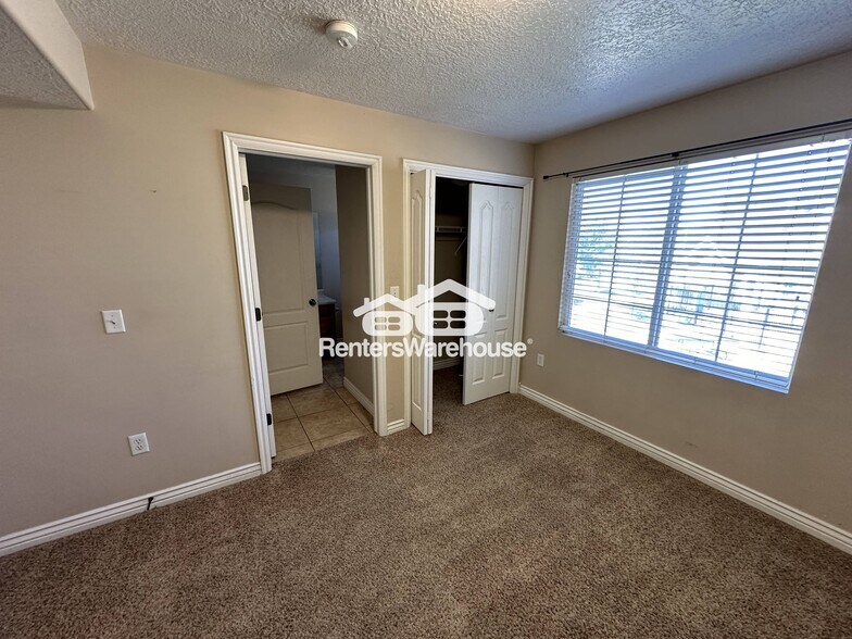 Building Photo - 1202 W 110 N