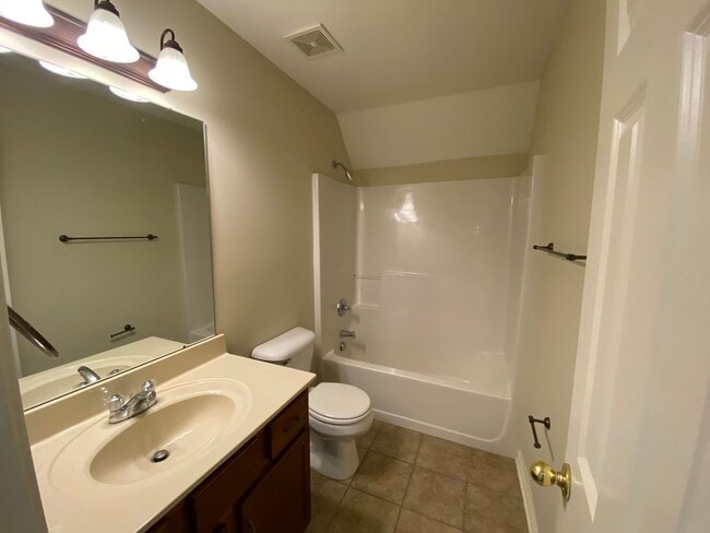 Building Photo - LARGE AND SPACIOUS HOME IN BARTLETT/ARLINGTON