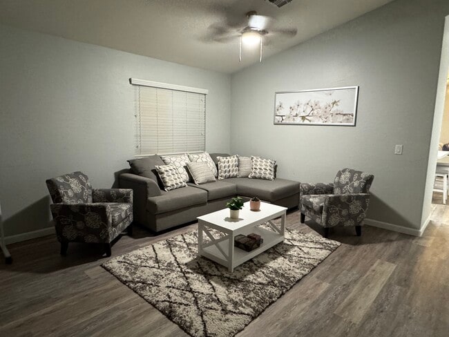 Primary Photo - 23237 W Yavapai St