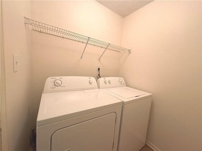 Building Photo - 510 Fosters Mill Ln NW