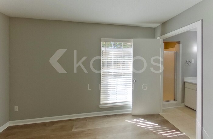 Building Photo - 2785 Clearbrook St