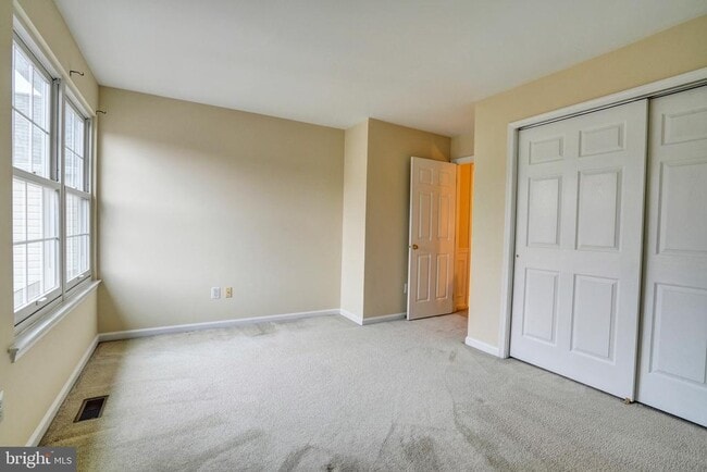 Building Photo - 115 Gleneagles Dr