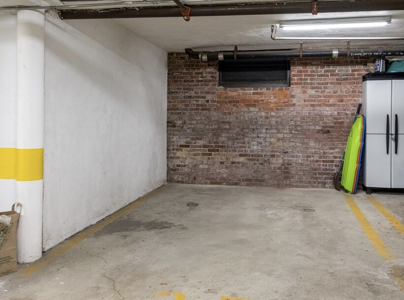 Building Photo - 253 Norfolk St