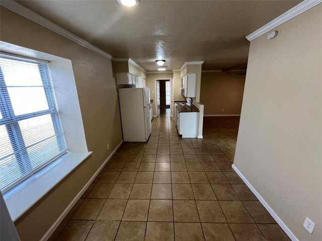 Building Photo - 422 Bella St