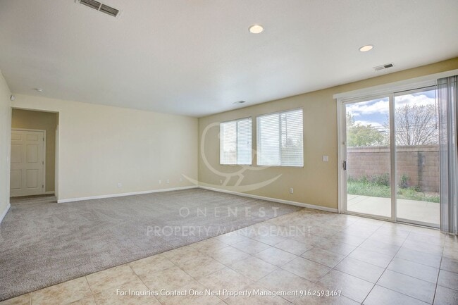 Building Photo - Beautifully maintained 4 bedroom 2 bath home!