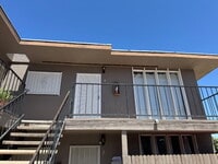 Building Photo - Ideal 2nd floor unit refreshed and ready to lease!