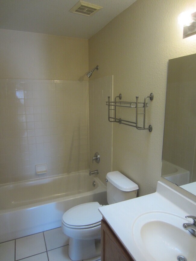 Building Photo - 2883 S Foster Dr