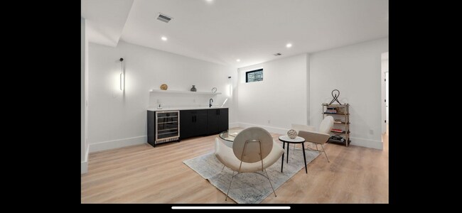 Building Photo - 28 Newtonville Ave