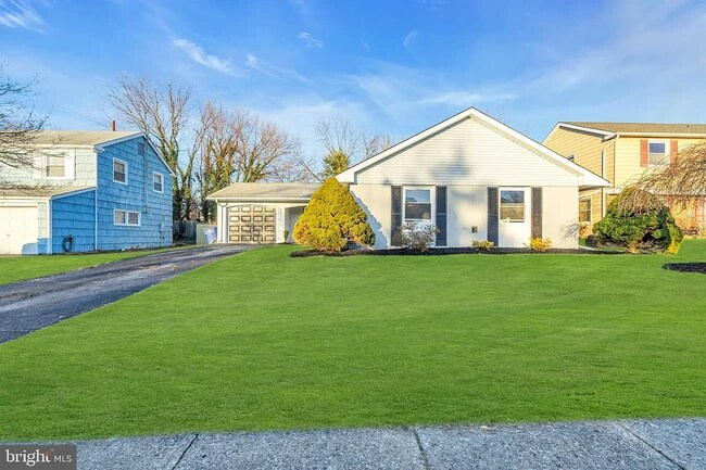 Building Photo - 17 Parish Ln