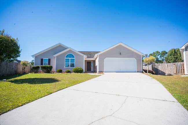 Building Photo - 1905 Elsie Cir NE