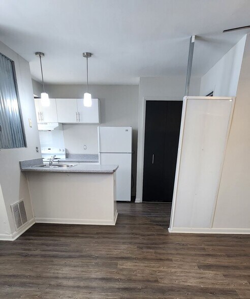 Interior Photo - Center Street Place
