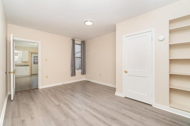 Building Photo - 602 W Louther St