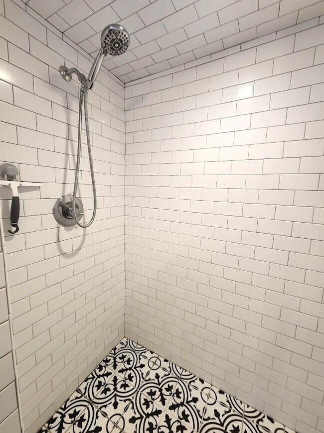 Building Photo - 3 Bed 2.5 Bath Plus ADU in Gatewood Add NW OKC