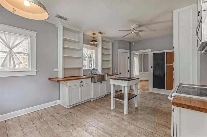 Building Photo - 2627 Fort Ave