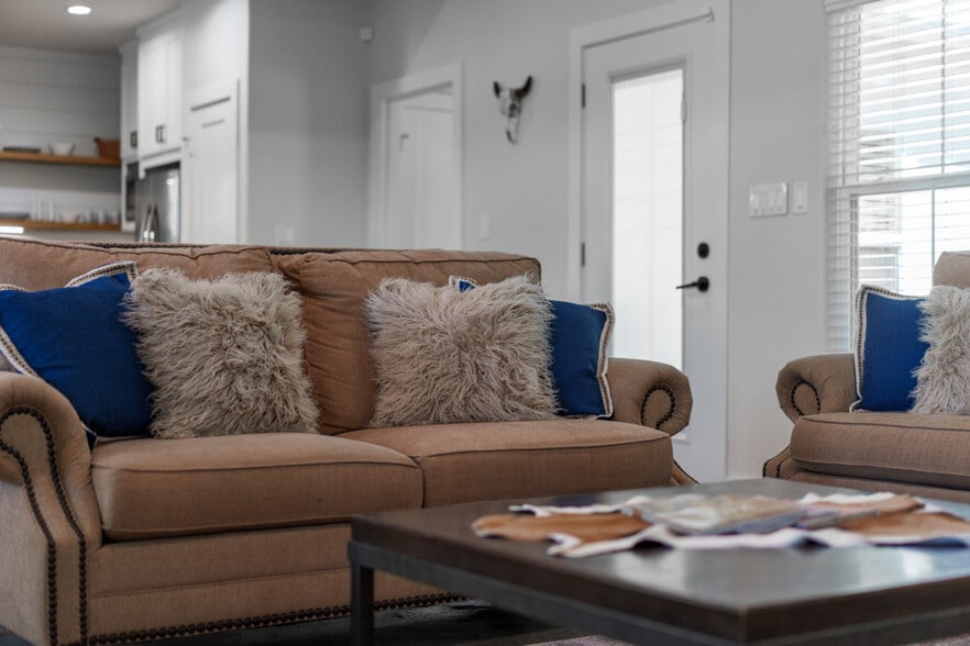 Building Photo - 8300 Lone Star Rd