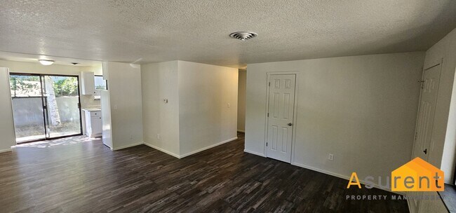 Building Photo - Fully Remodeled Duplex Available Soon!